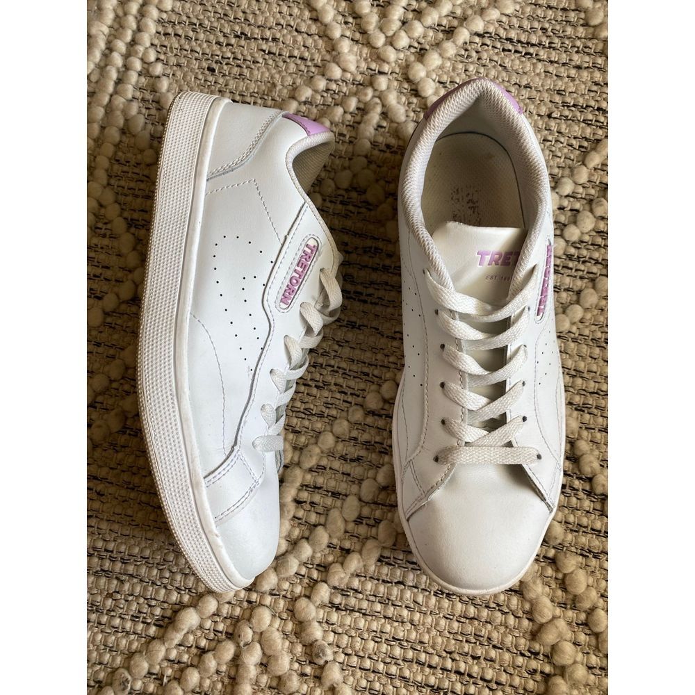 Tretorn‎ Women's size 9